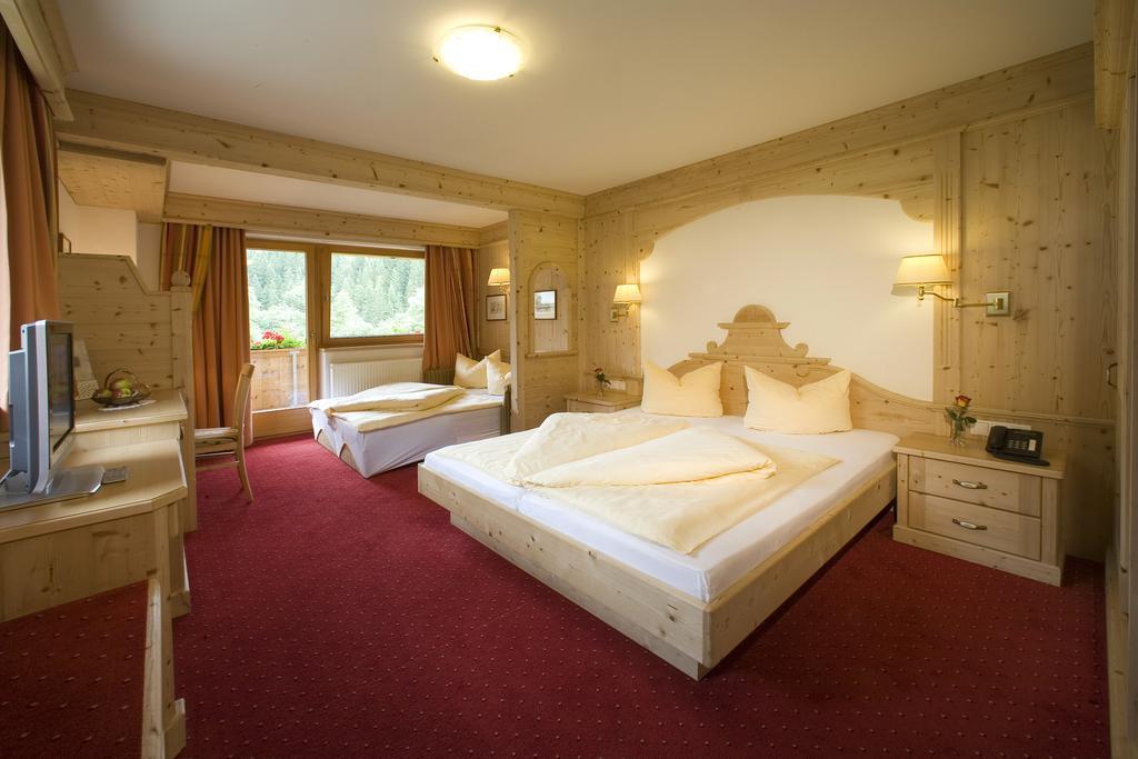 Alpenhotel Tirolerhof Герлос Номер фото